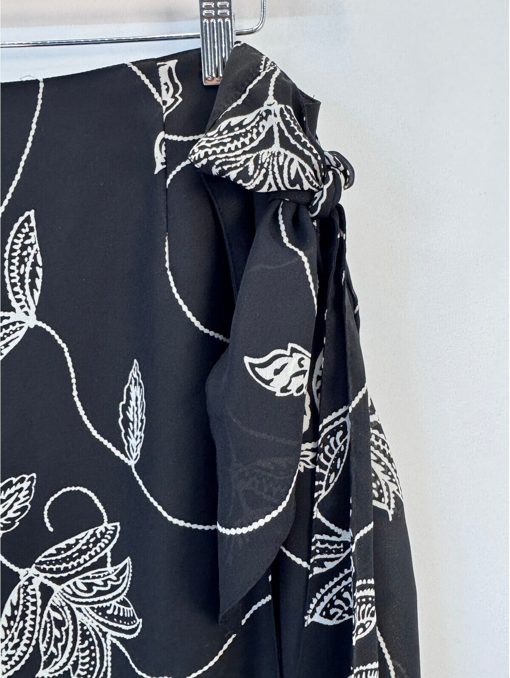 Vintage Herman Geist Black White Floral Wrap Maxi Skirt Boho Whimsigoth Womens M - Picture 2 of 8